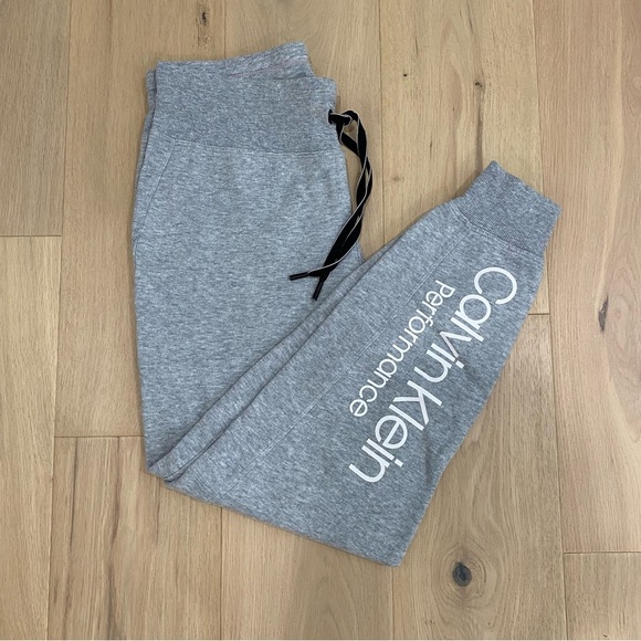 Calvin Klein Pants - Calvin Klein | Grey Mid Rise Sweatpant Jogger 🤍